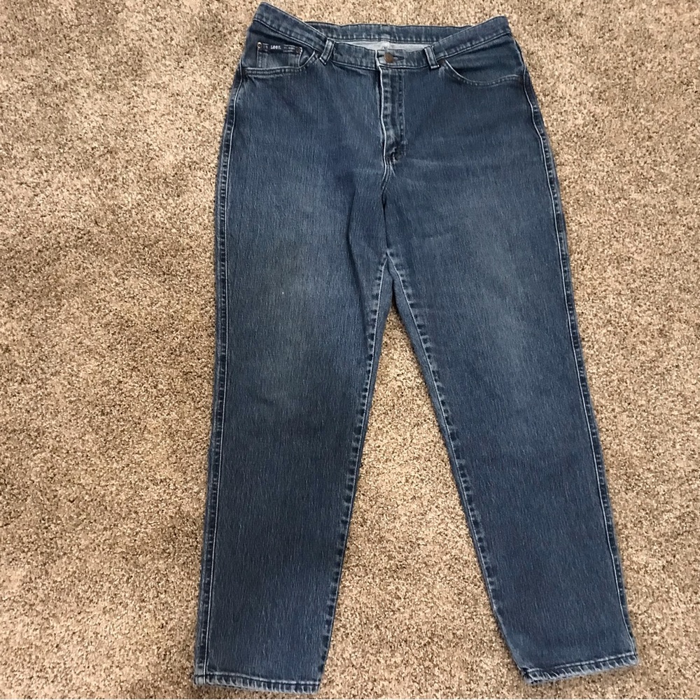 Lee Original Relaxed Fit Women’s Jeans. Relaxed Fit. Size 18. Medium Wash